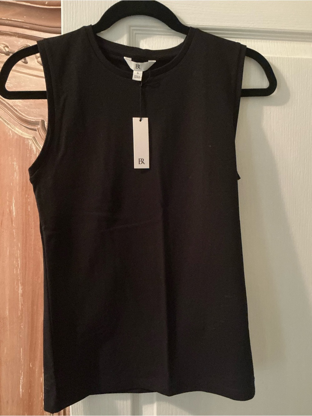 ‼️New Banana Republic Black Sleeveless Crewneck Tank